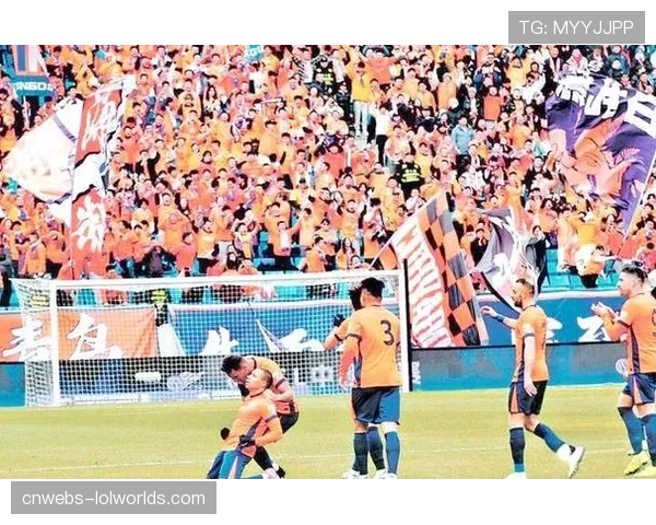 中超俱乐部周边热销 球队球衣掀起球迷购买热潮