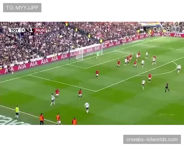 热刺新球场气氛火热，拉门斯屡献神扑救主