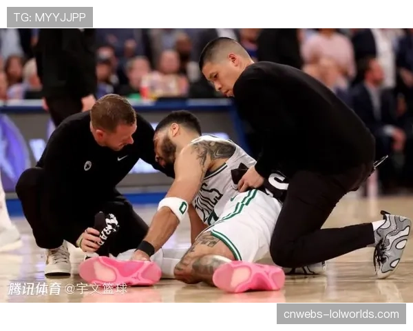 伤病影响报告:米切尔、兰德尔等球星伤情更新及季后赛回归前景 伤病影响报告:米切尔、兰德尔等球星伤情更新及季后赛回归前景