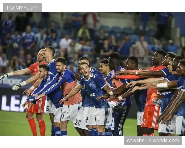 斯特拉斯堡3-2洛里昂，客队补时阶段连入两球逆转